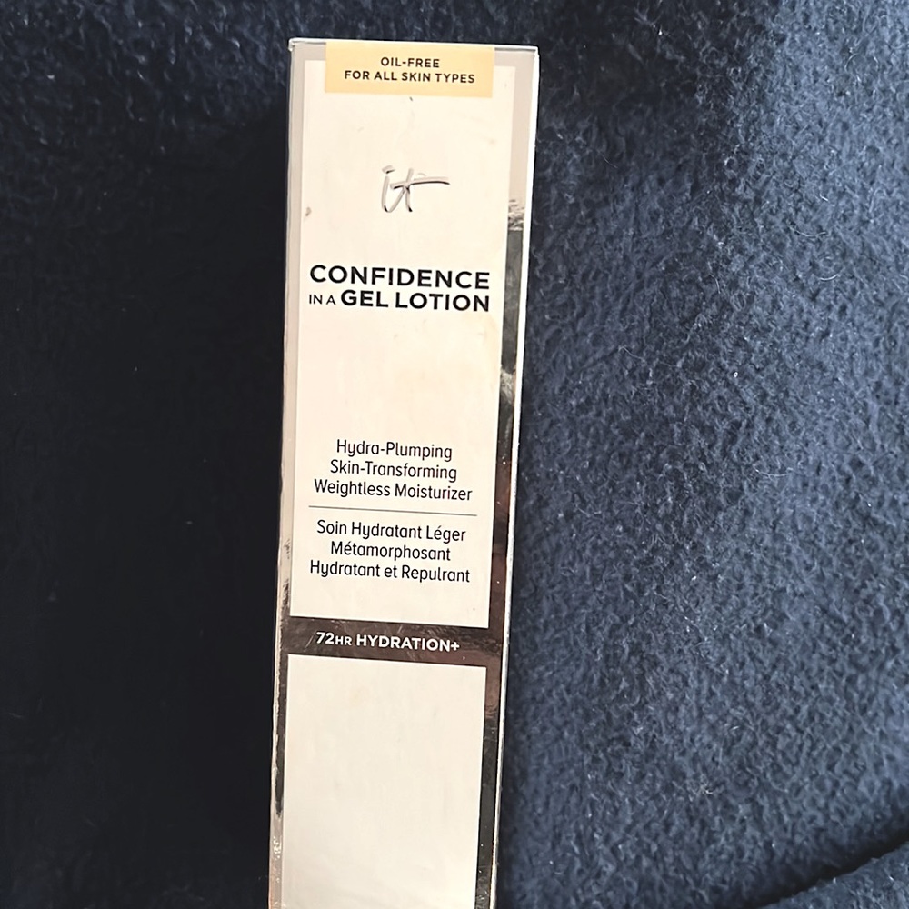 Confidence in a Gel Lotion. Hydra-plumping weightless moisturizer. New in box.